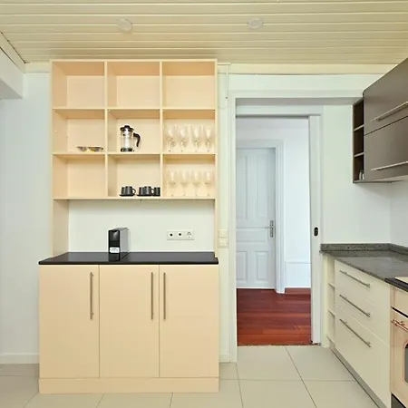 아파트 Lovely Bright Triplex 5bd35bath Gem Views 178 *