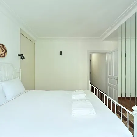Lovely Bright Triplex 5bd35bath Gem Views 178 * Κωνσταντινούπολη