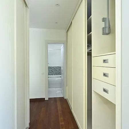 Lovely Bright Triplex 5bd35bath Gem Views 178 Apartament