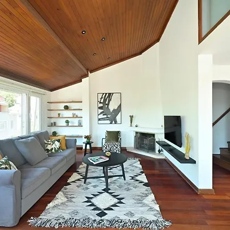 Lovely Bright Triplex 5bd35bath Gem Views 178 *