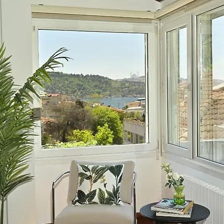 Lovely Bright Triplex 5bd35bath Gem Views 178
